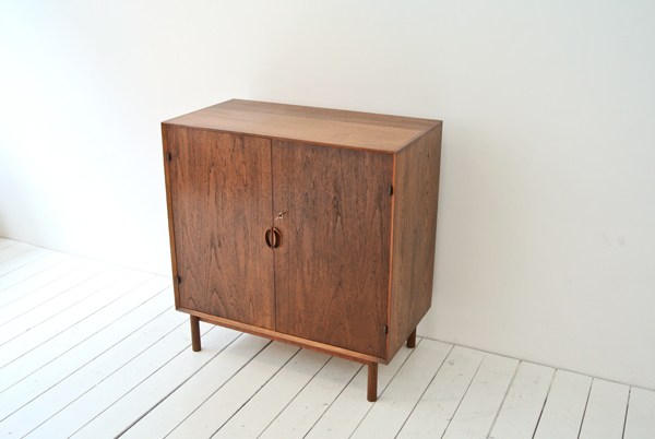 k_cabinet hvidt soborg teak 1